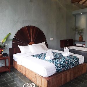Honeymoon King Suite